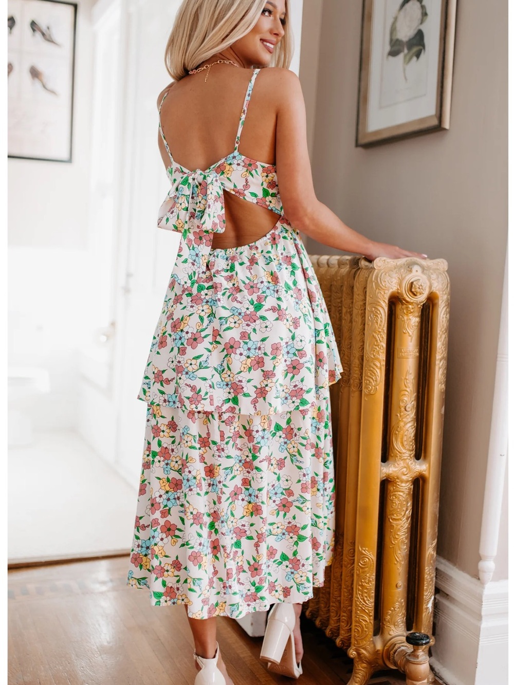 NWT Listicle Flower Fields Tiered Floral Midi
Dress Size S